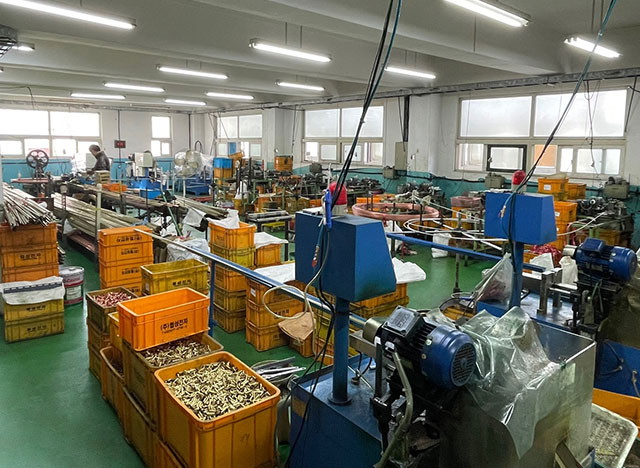 생산 공장 내부 사진