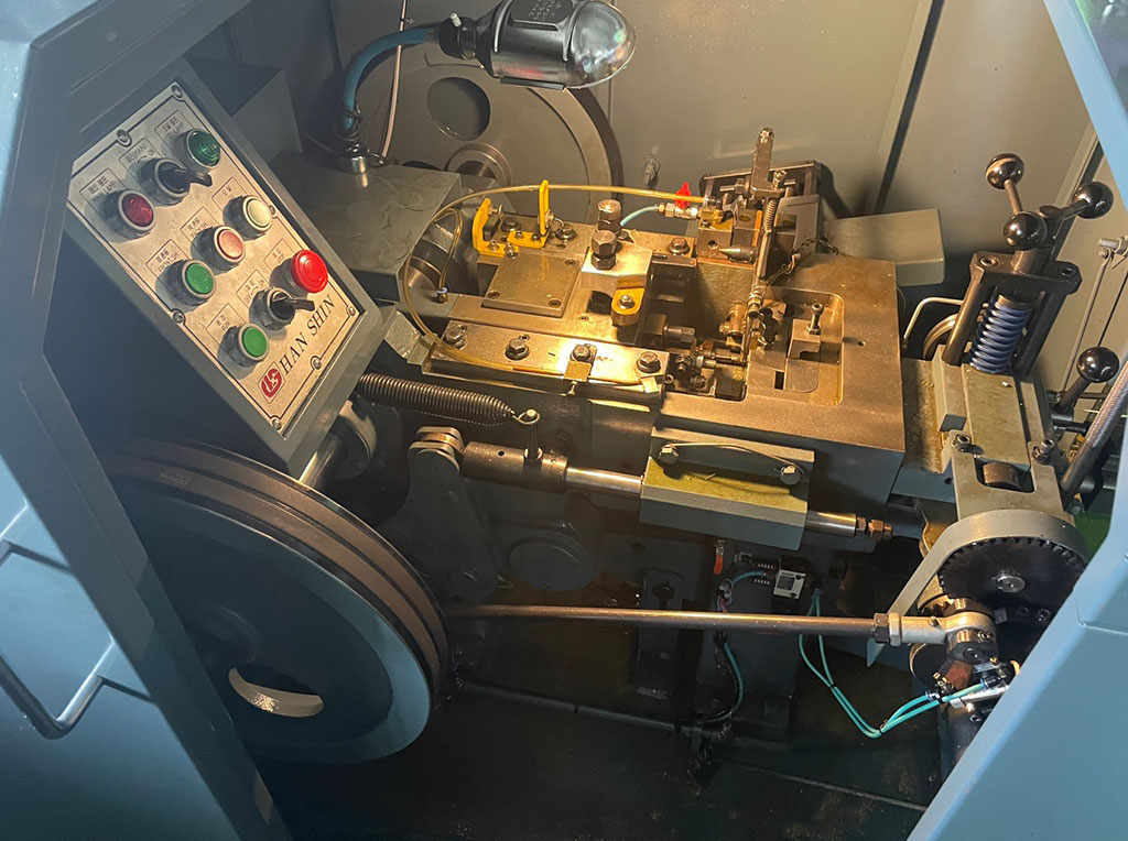 제품 단조 작업 공정